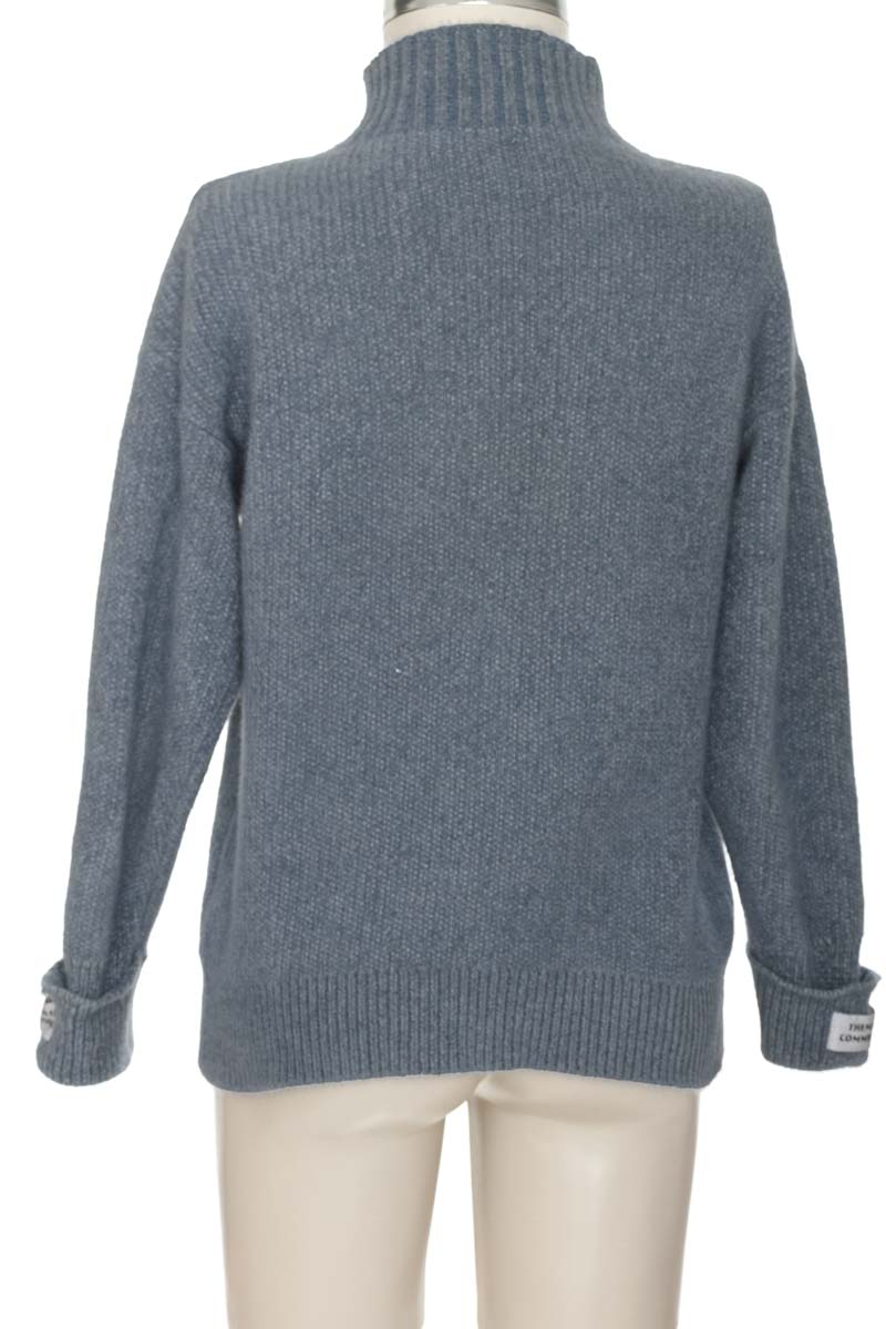 Sweater color Azul - Closeando