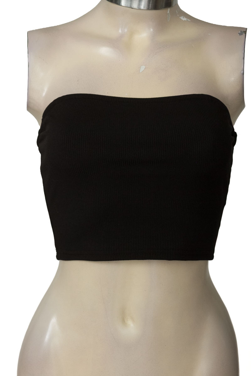 Top / Camiseta color Negro - Closeando