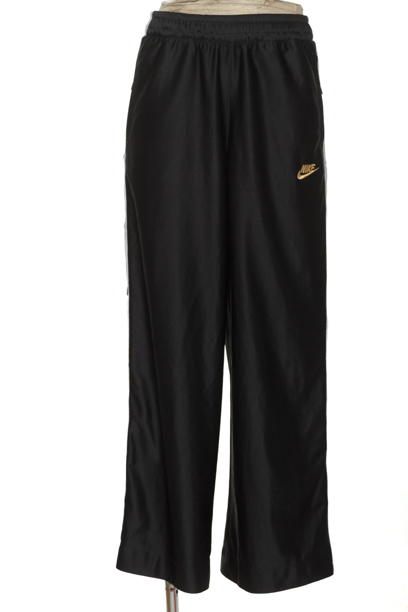 Ropa Deportiva / Salida de Baño color Negro - Nike