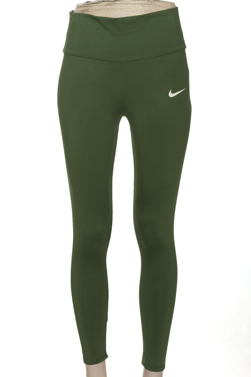 Ropa Deportiva / Salida de Baño color Verde - Closeando