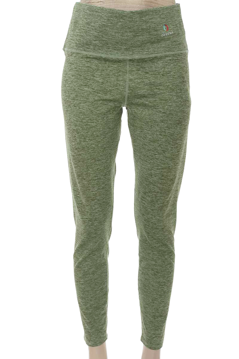 Ropa Deportiva / Salida de Baño color Verde - Closeando