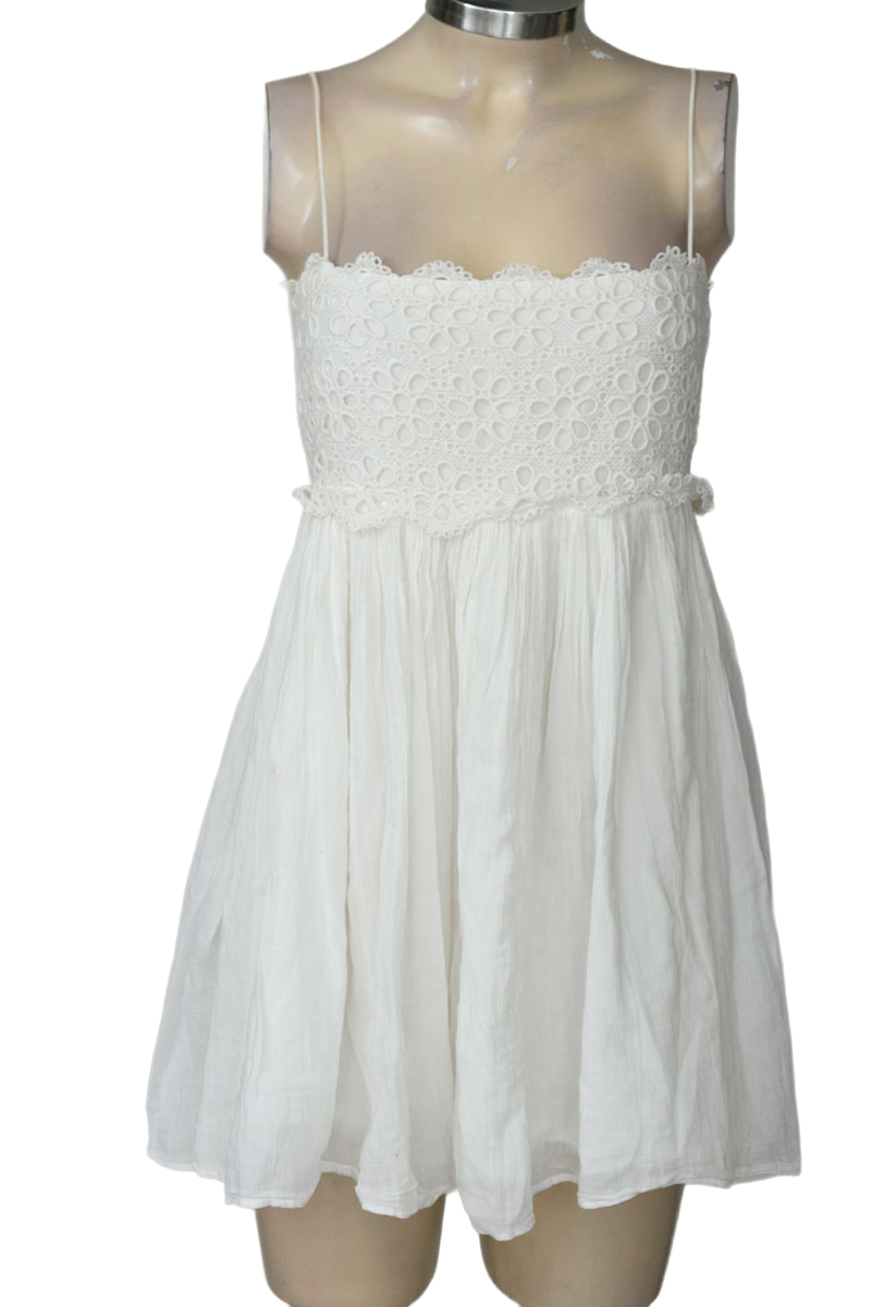 Vestido / Enterizo color Blanco - Closeando