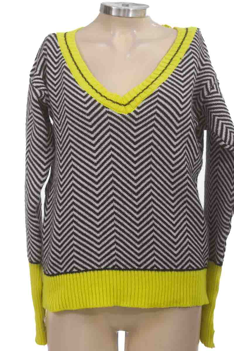 Sweater color Gris - Closeando