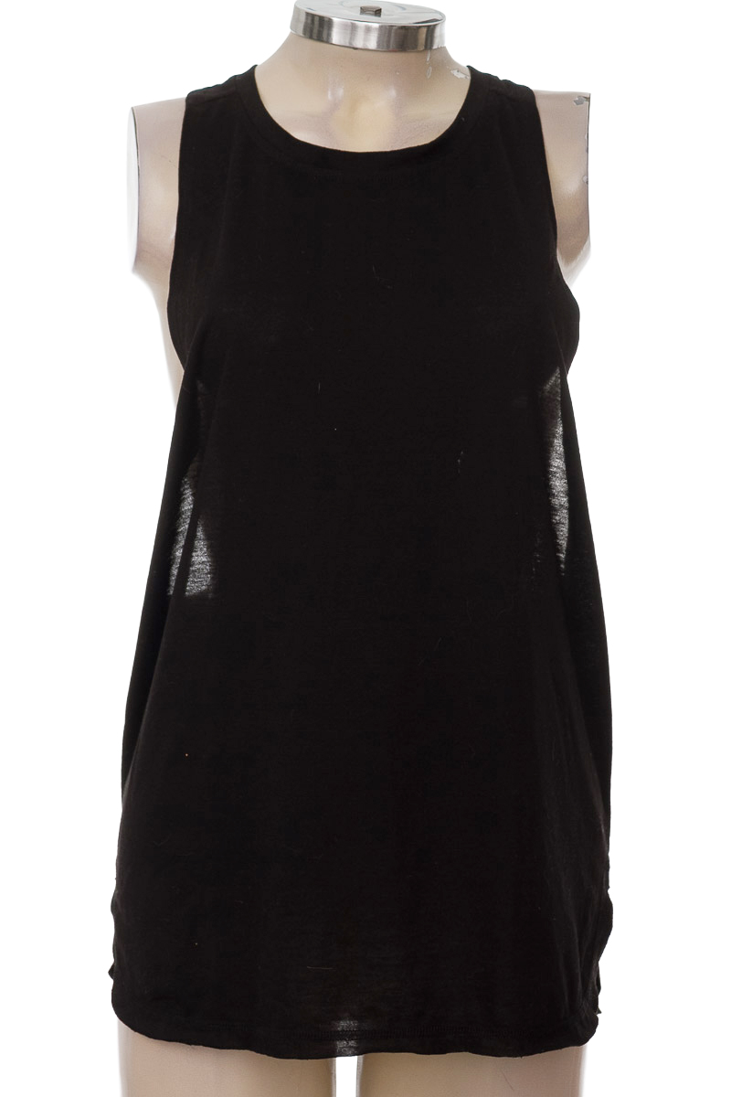 Ropa Deportiva / Salida de Baño color Negro - Closeando