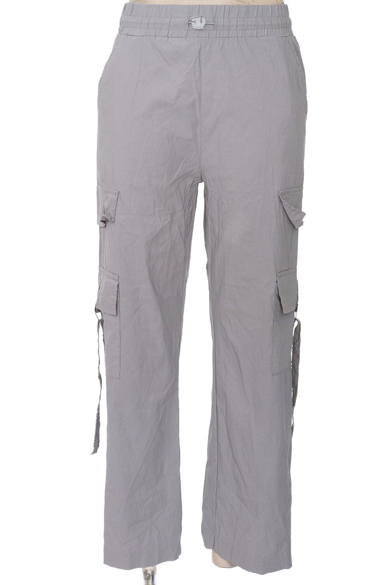 Pantalones color Gris - Closeando