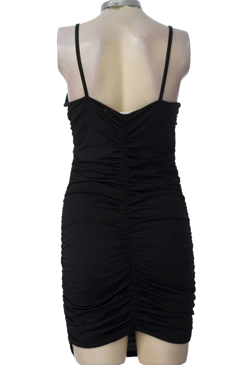 Vestido / Enterizo color Negro - Closeando