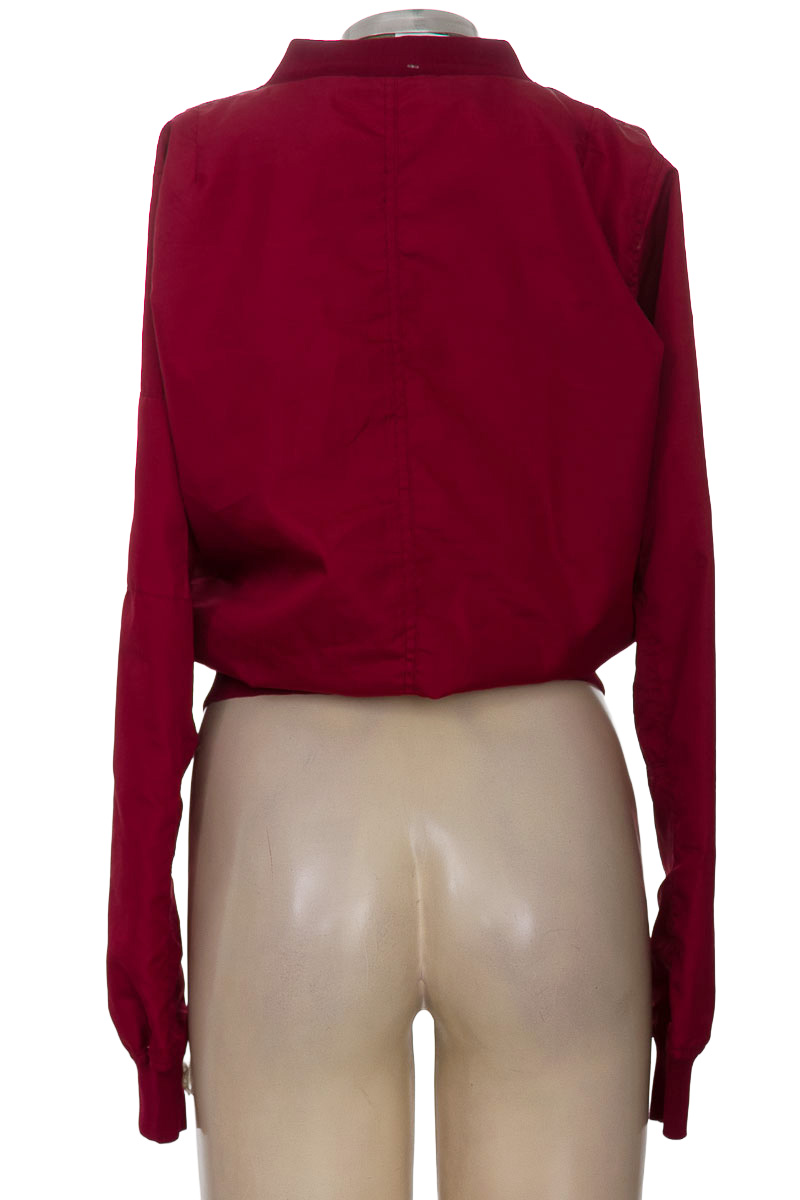 Chaqueta / Abrigo color Vinotinto - Closeando
