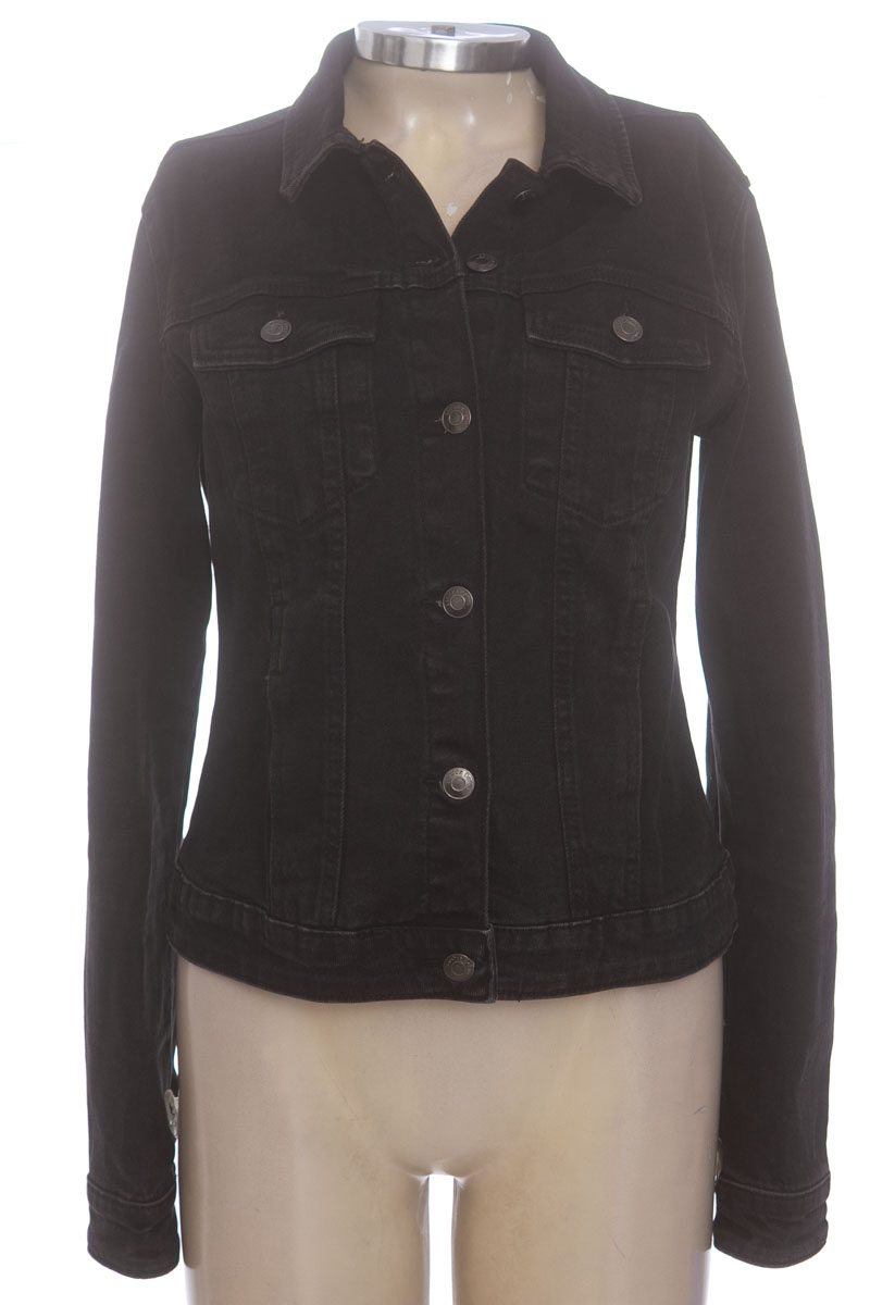 Chaqueta / Abrigo color Negro - Bershka