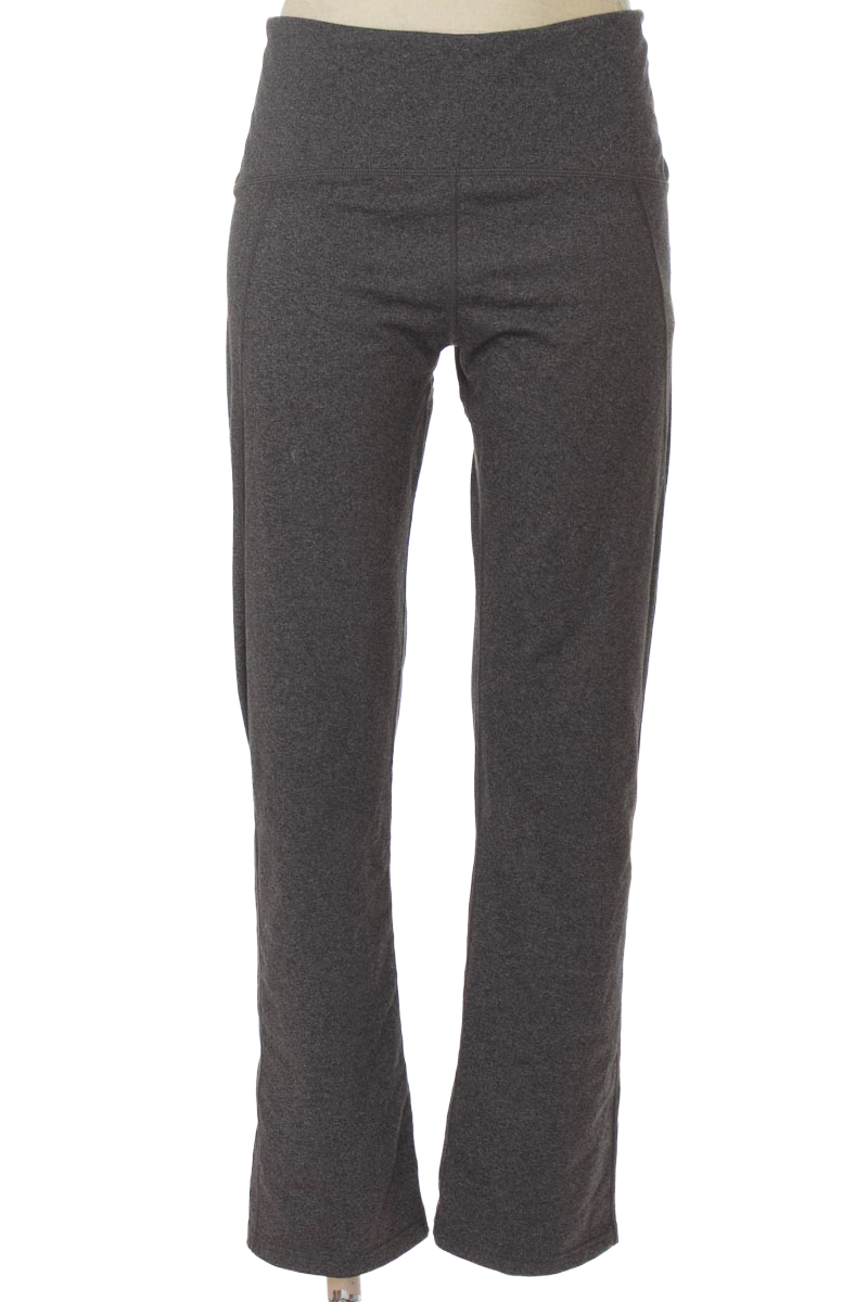 Ropa Deportiva / Salida de Baño color Gris - Tuff Athletics