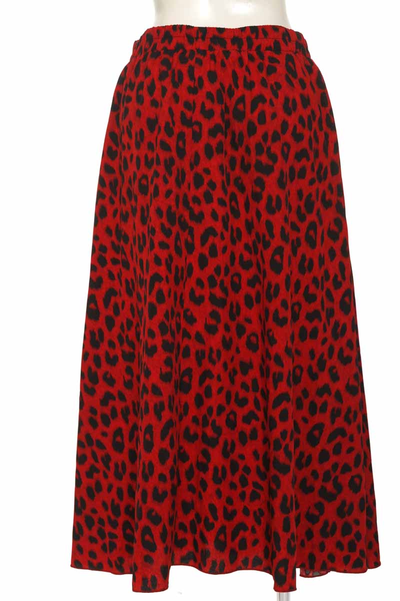 Falda color Rojo - Closeando