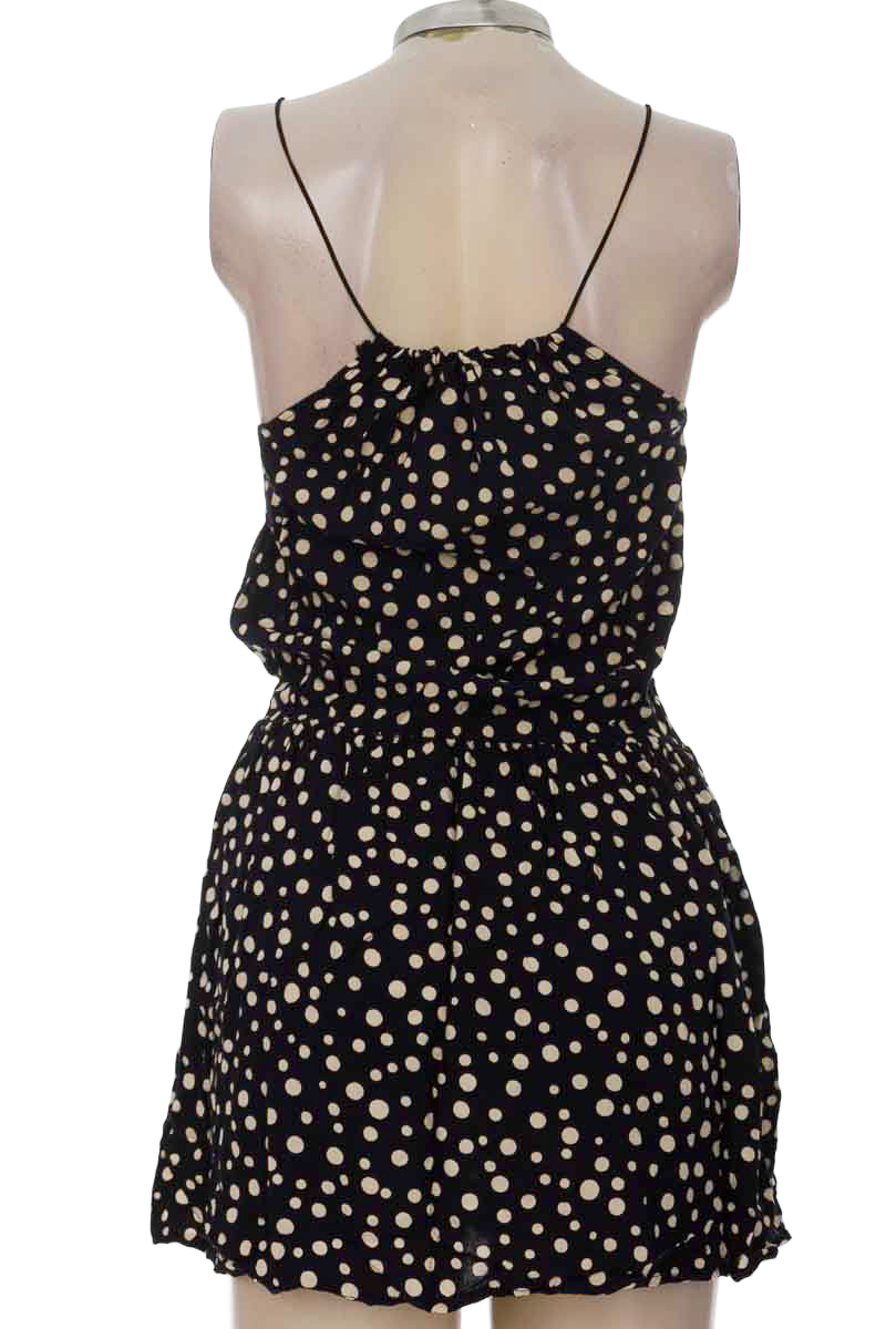 Vestido / Enterizo color Negro - Closeando