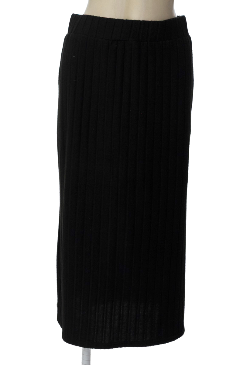 Falda color Negro - Closeando