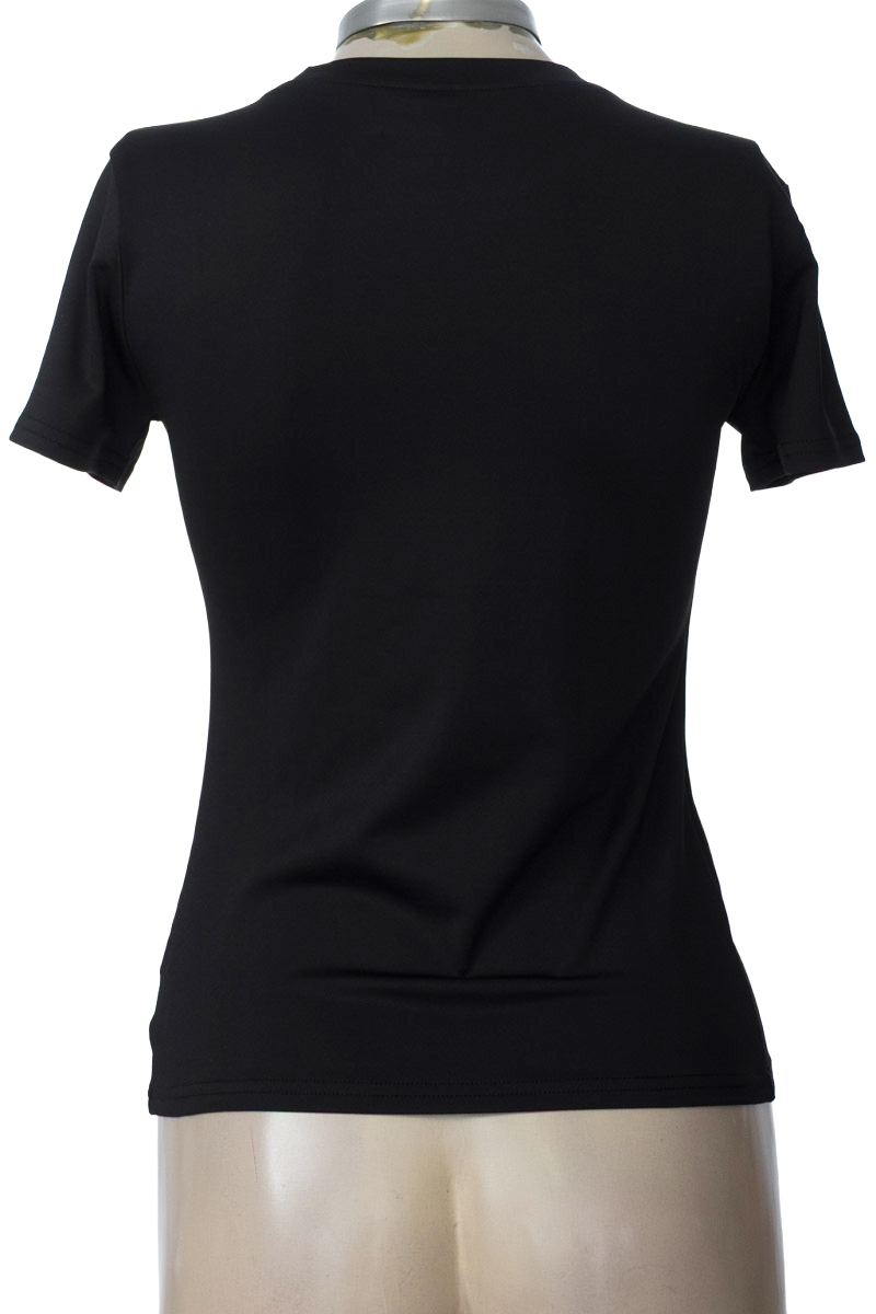 Ropa Deportiva / Salida de Baño color Negro - Closeando