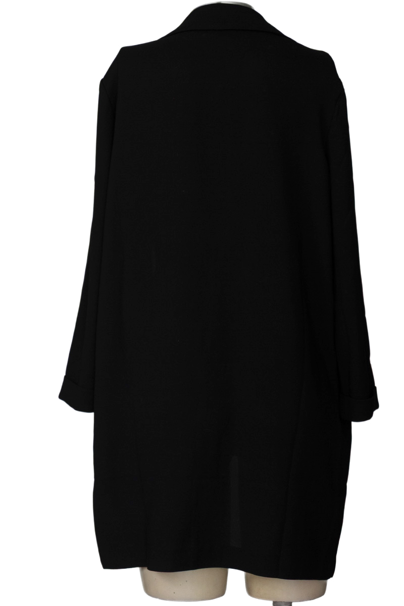 Chaqueta / Abrigo color Negro - Forever 21