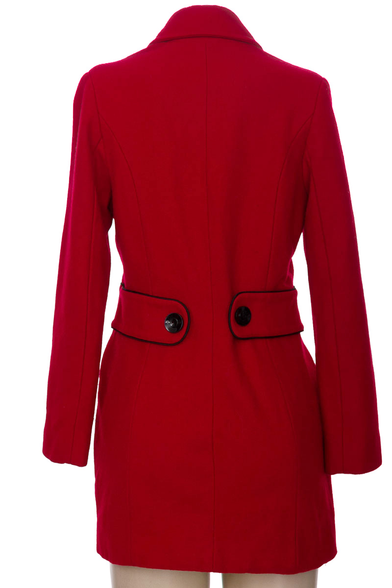 Chaqueta / Abrigo color Rojo - Closeando