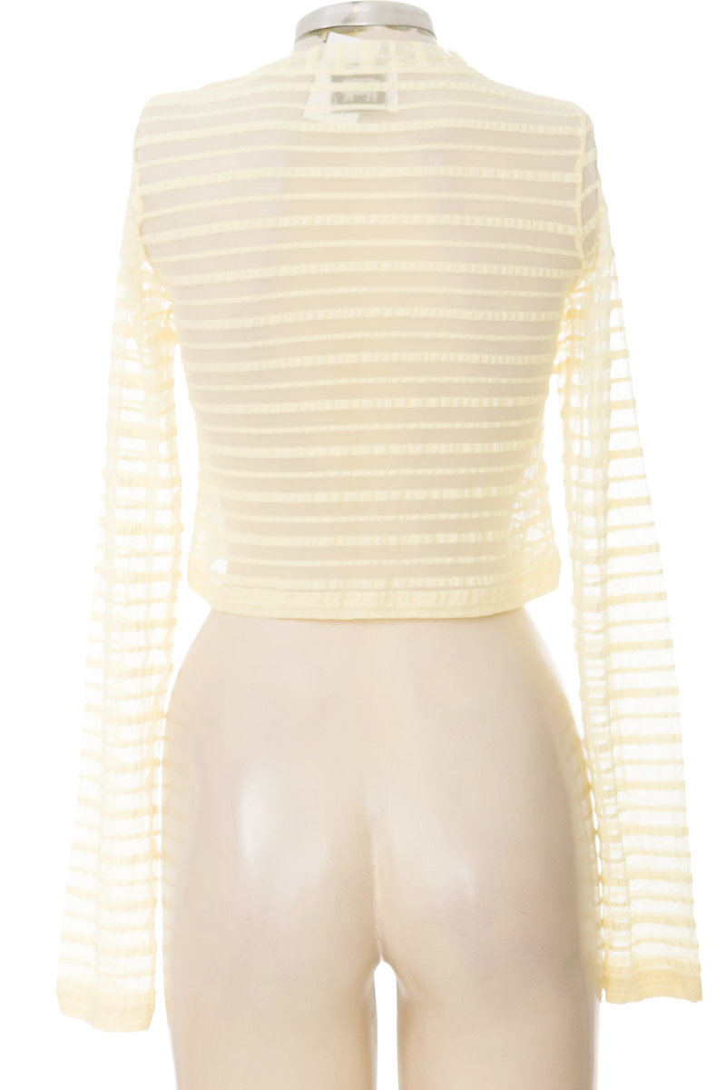 Top / Camiseta color Amarillo - Closeando