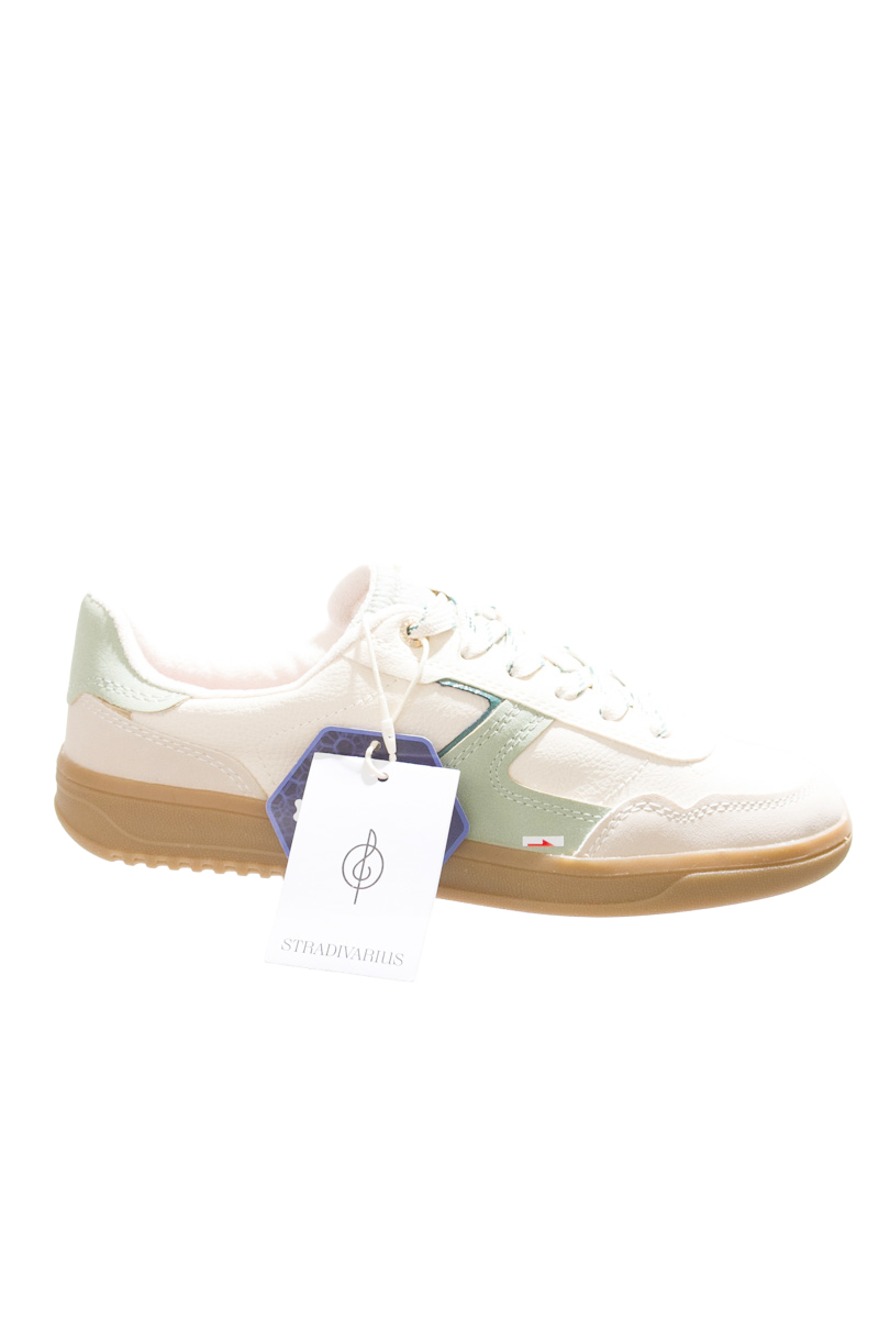 Zapatos color Beige - Stradivarius