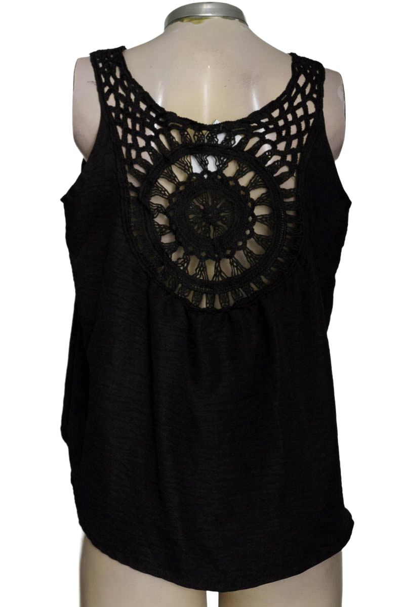 Top / Camiseta color Negro - Closeando