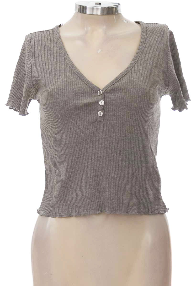 Top / Camiseta color Gris - Forever 21
