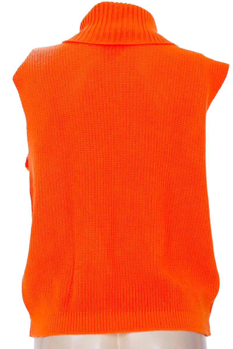 Sweater color Naranja - Closeando