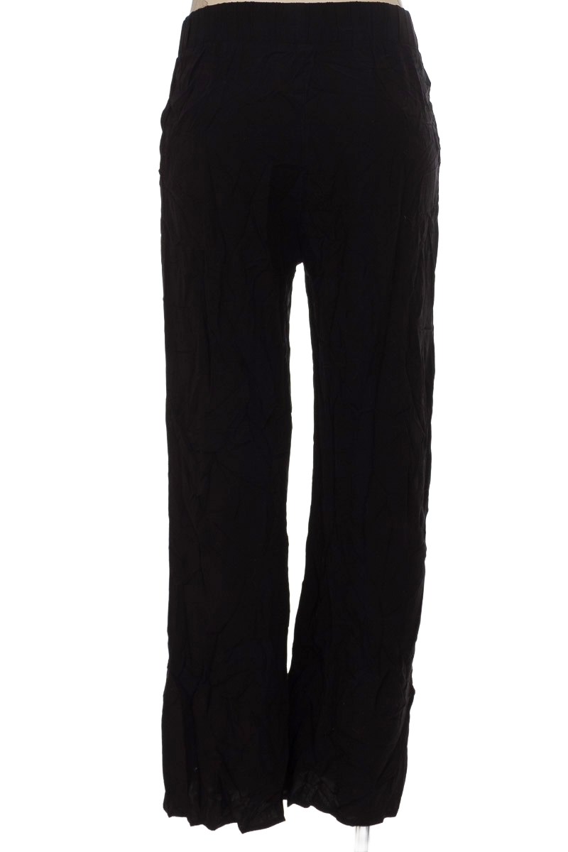 Pantalones color Negro - Gef
