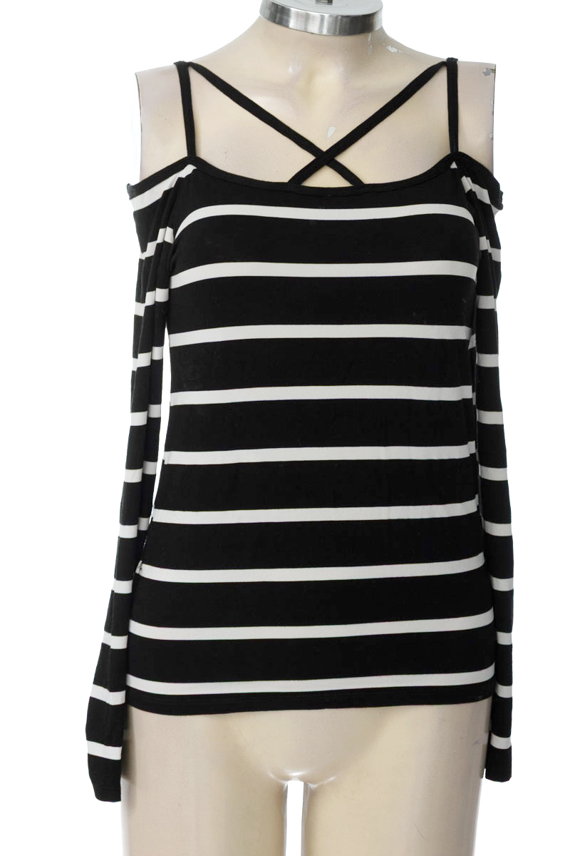 Top / Camiseta color Negro - Lili pink