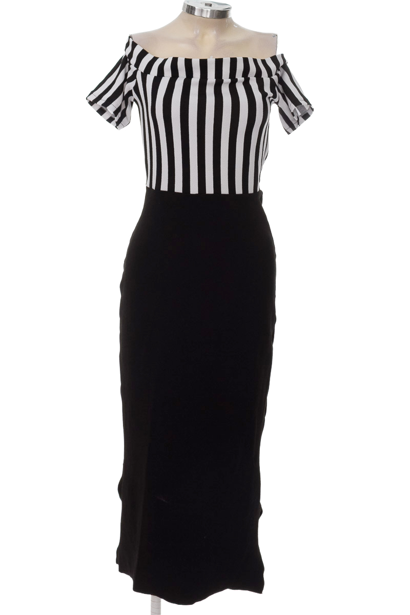 Vestido / Enterizo color Negro - Closeando