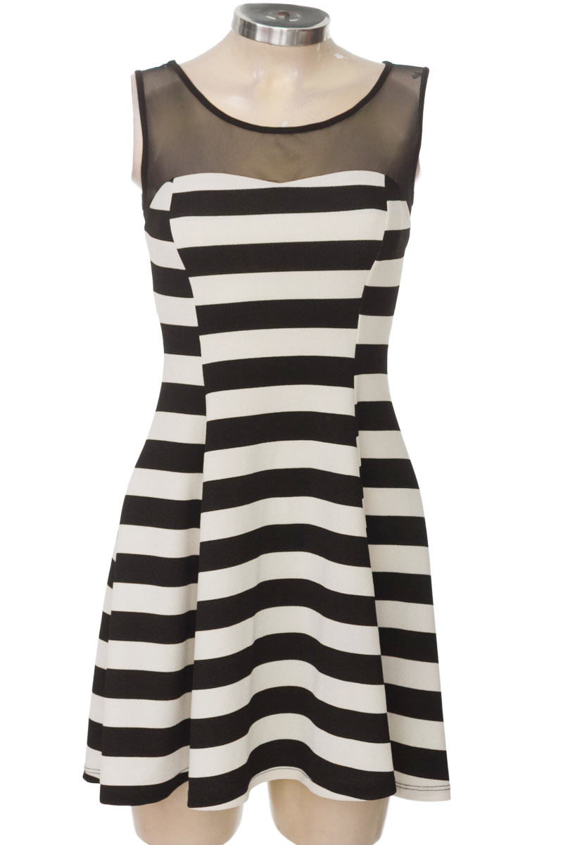 Vestido / Enterizo color Blanco - Closeando