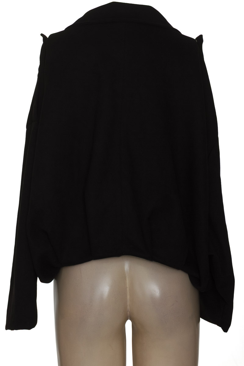 Chaqueta / Abrigo color Negro - Closeando
