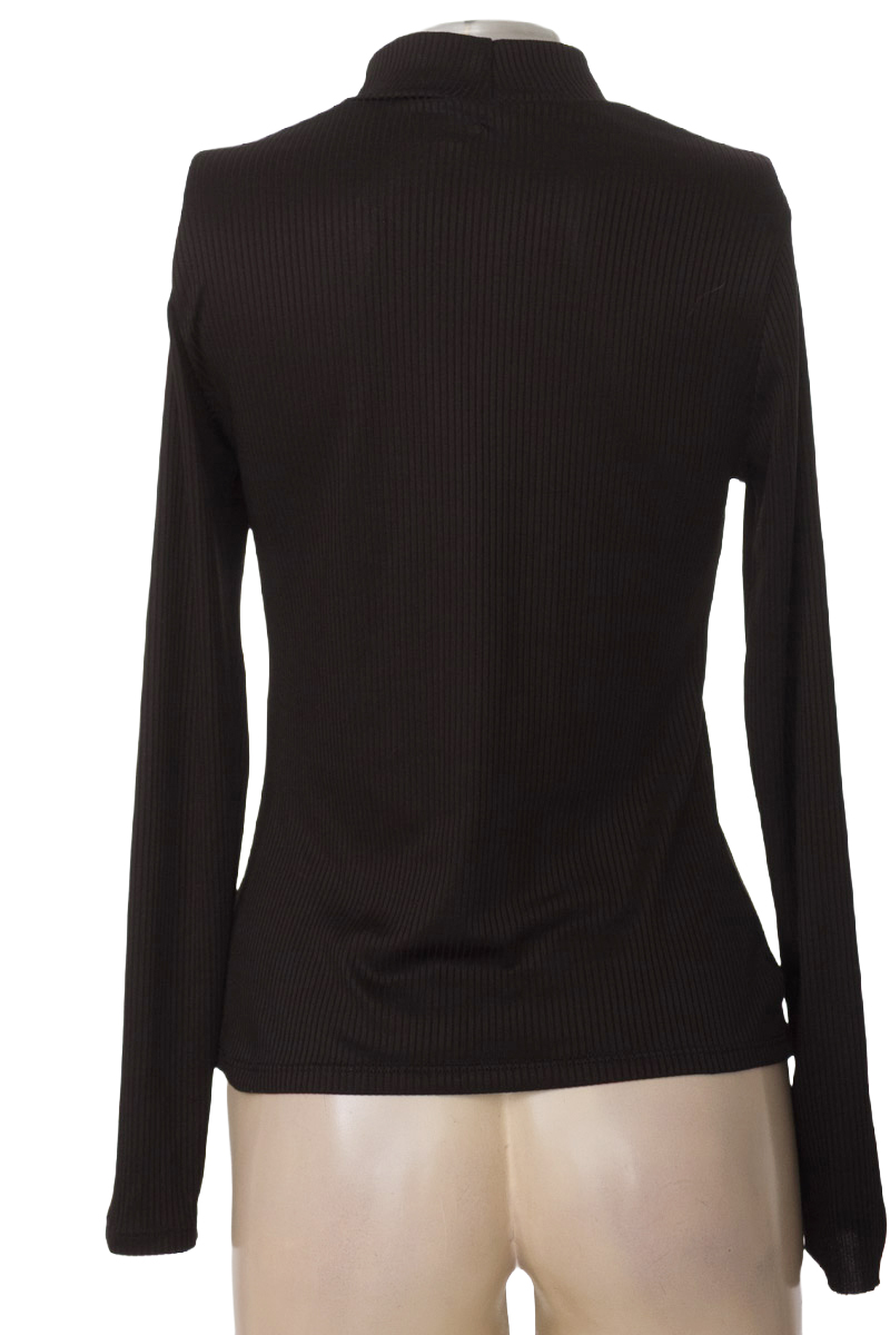 Top / Camiseta color Negro - Mistika