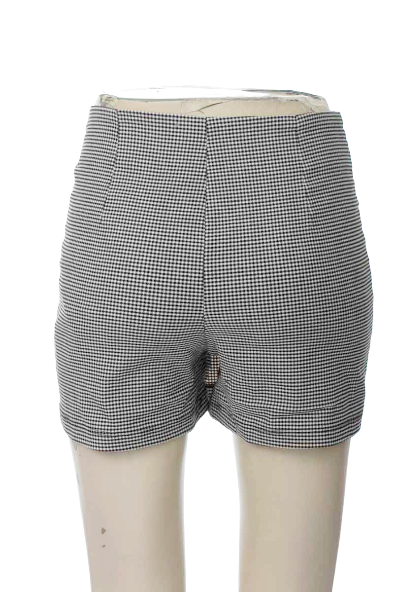 Short color Negro - Closeando