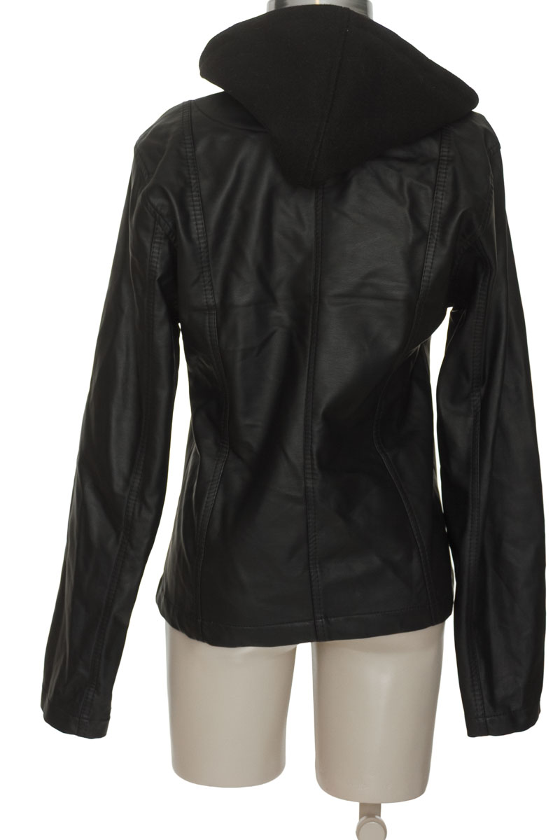 Chaqueta / Abrigo color Negro - Tejiestilo