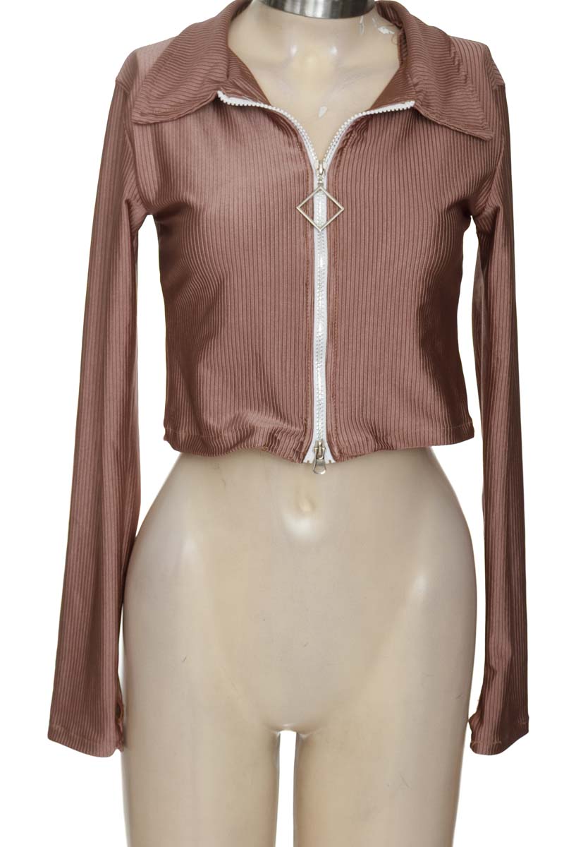 Top / Camiseta color Café - Closeando