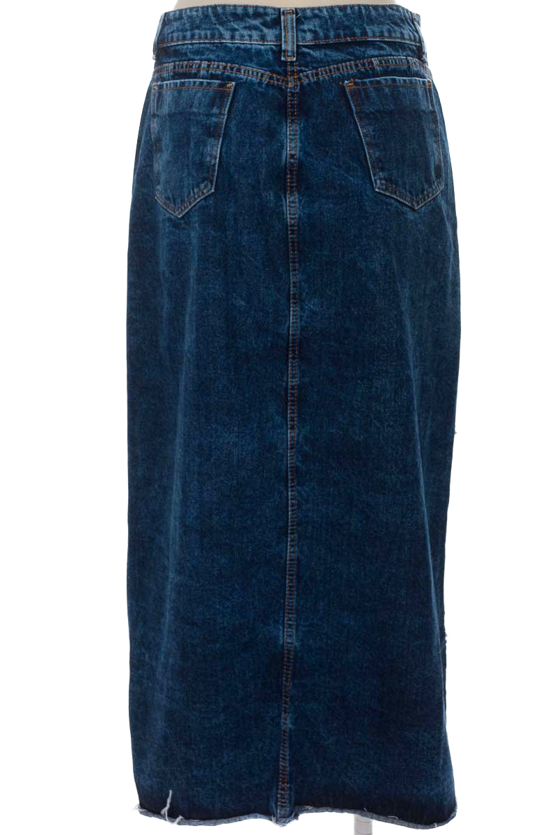 Falda color Azul - Closeando