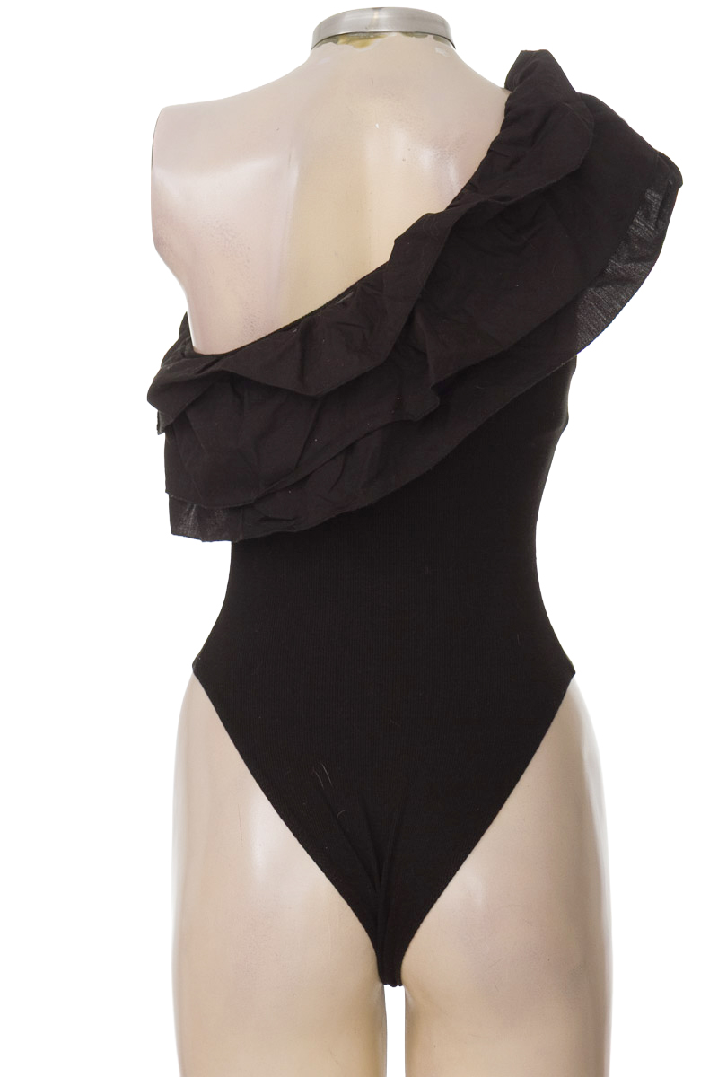 Top / Camiseta color Negro - Zara