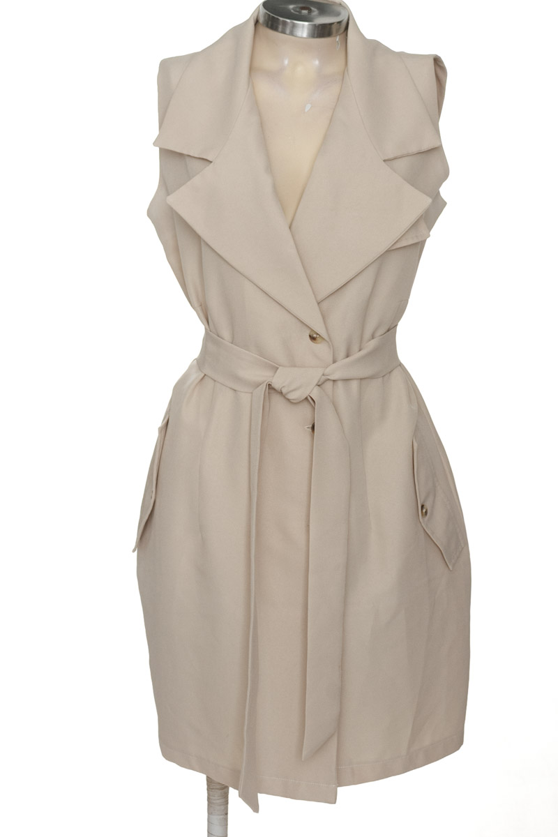 Chaqueta / Abrigo color Beige - Closeando