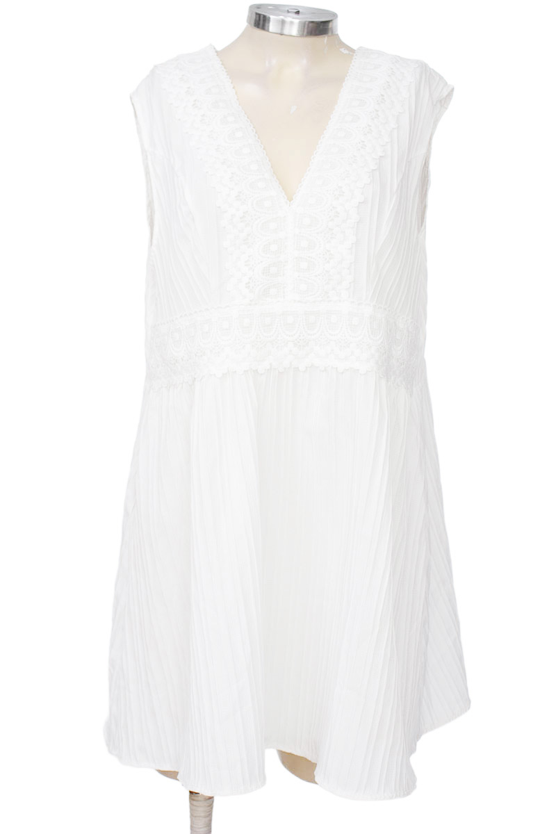 Vestido / Enterizo color Blanco - Closeando