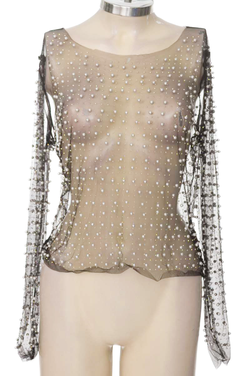 Top / Camiseta color Negro - HAUTE MONDE