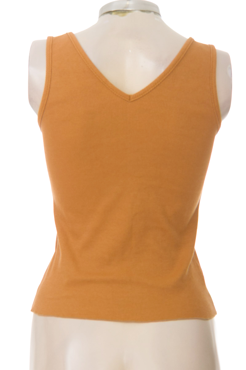 Top / Camiseta color Café - Yerba Buena