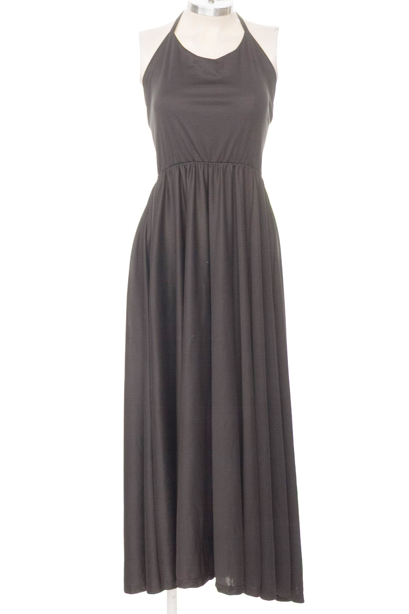 Vestido / Enterizo color Negro - Closeando