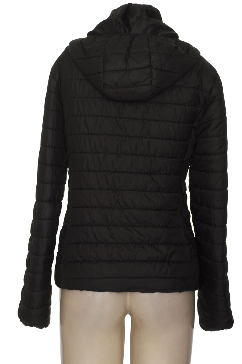 Chaqueta / Abrigo color Negro - Stradivarius