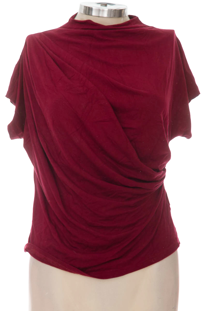 Top / Camiseta color Vinotinto - Closeando