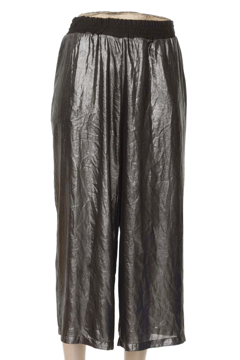 Pantalones color Negro - Stradivarius