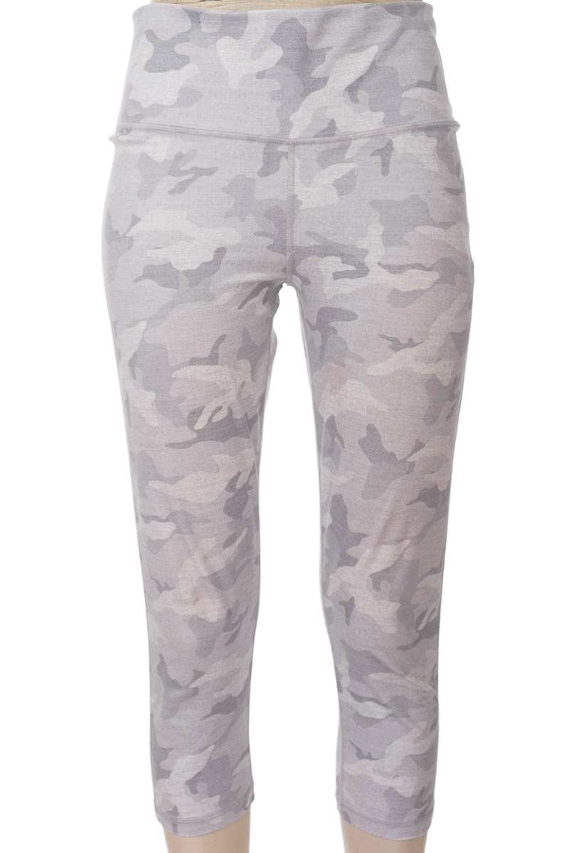 Ropa Deportiva / Salida de Baño color Gris - GAP