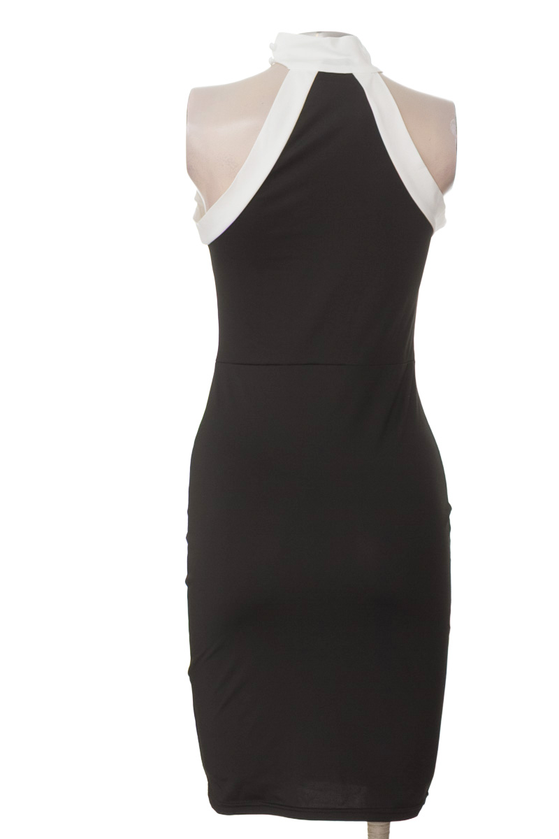 Vestido / Enterizo color Negro - Closeando