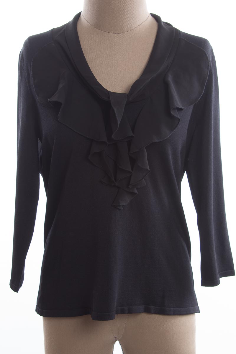 Sweater color Negro Cable & Gauge Closeando