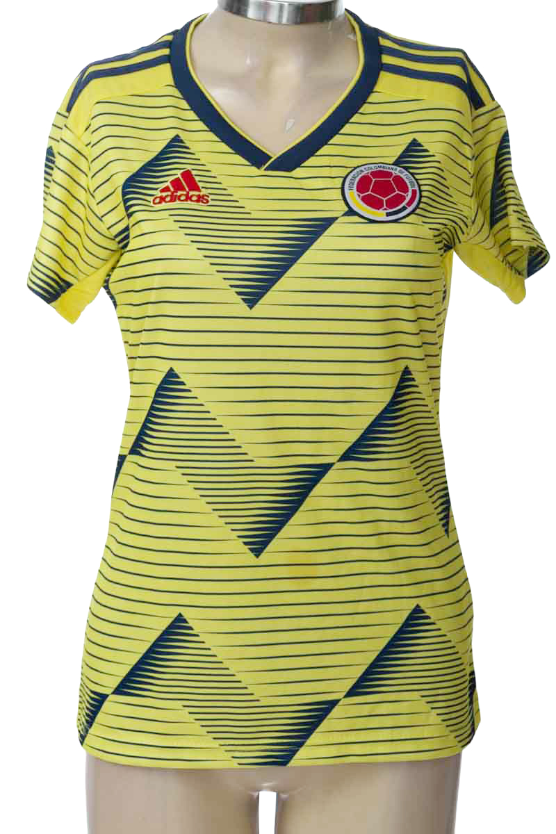 Ropa Deportiva / Salida de Baño color Amarillo - Closeando