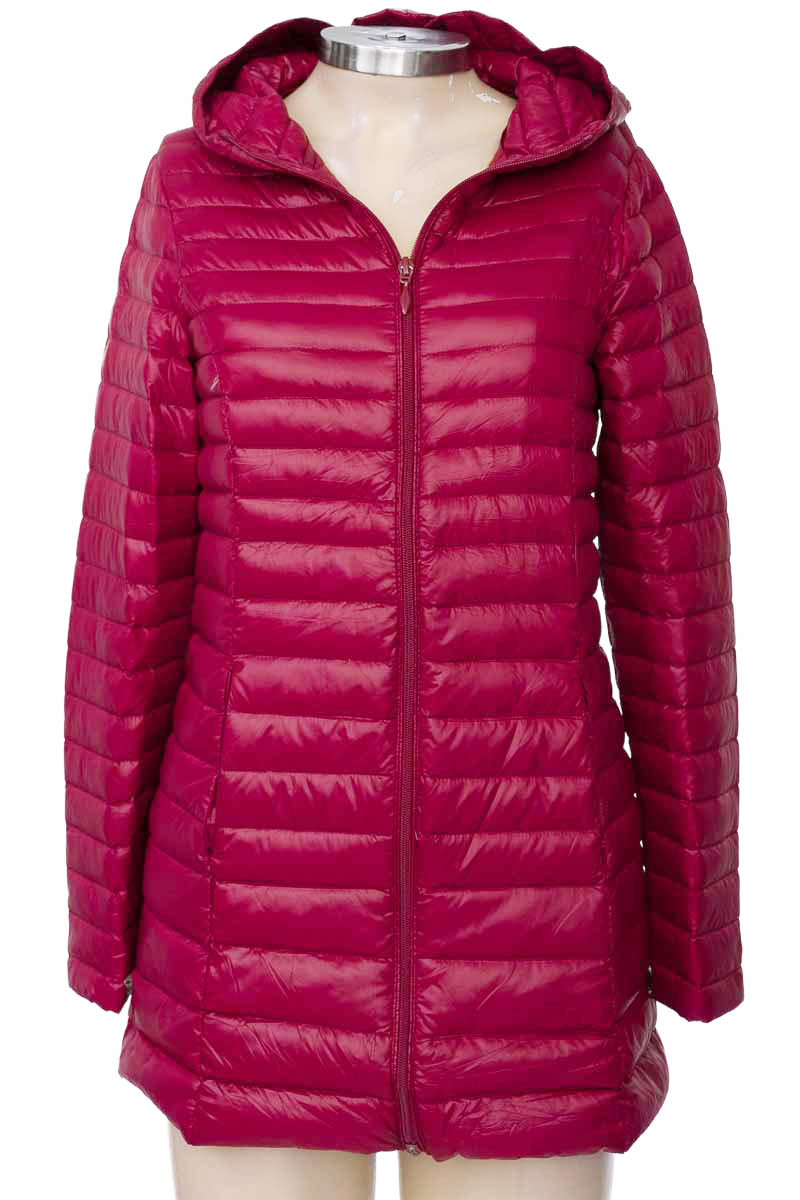 Chaqueta / Abrigo color Vinotinto - Closeando