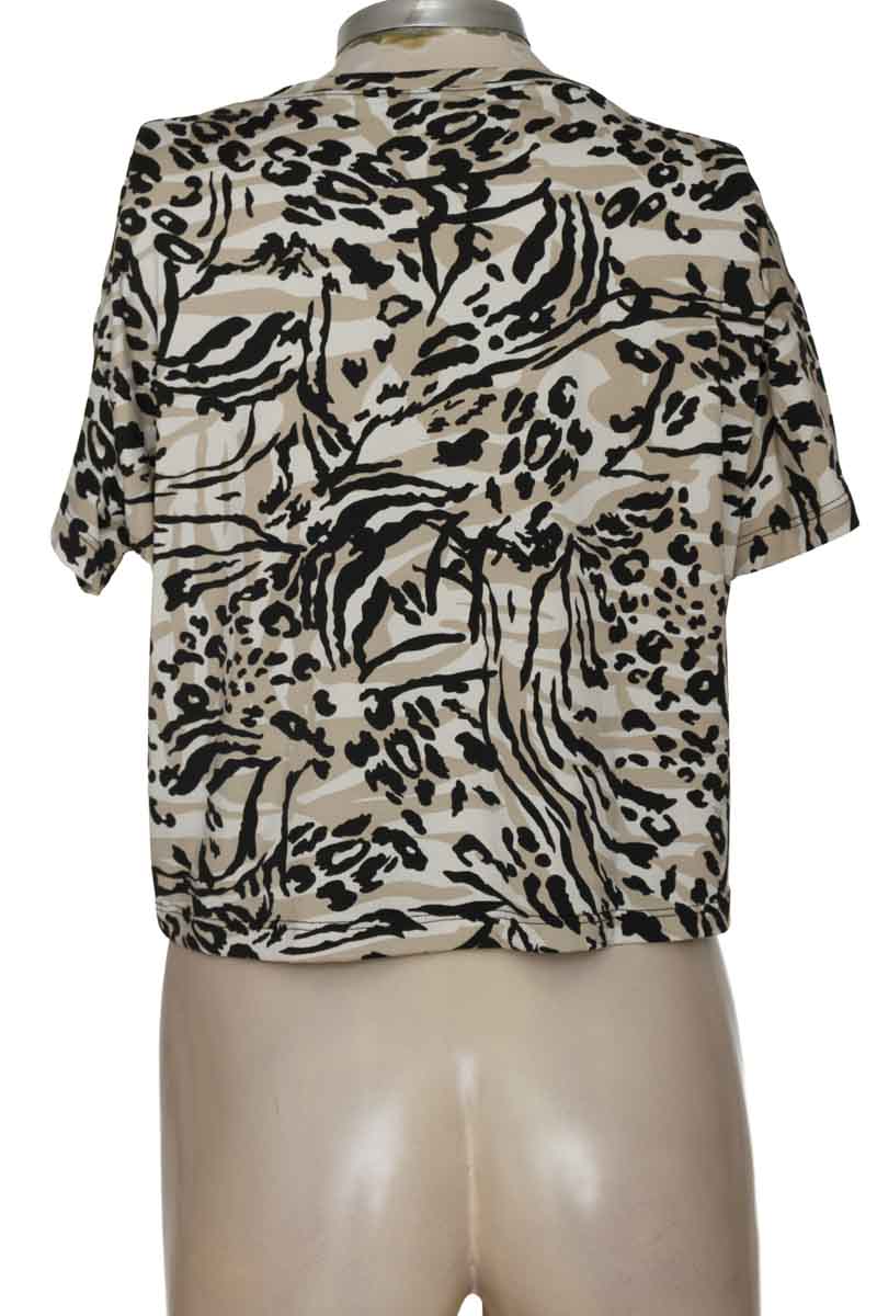 Ropa Deportiva / Salida de Baño color Estampado - Closeando