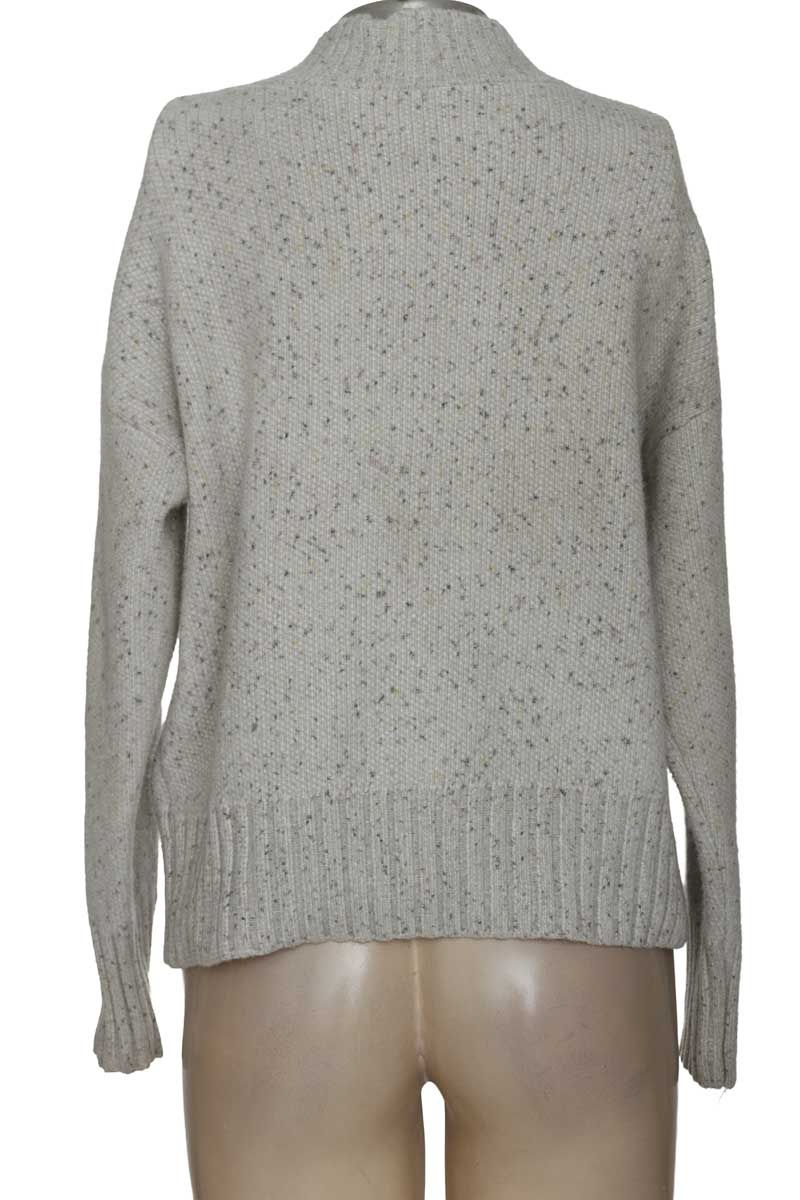Sweater color Gris - Closeando